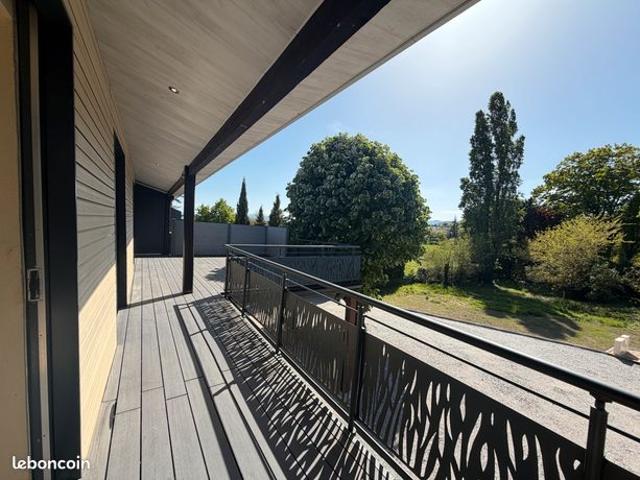 T4 de standing – 123 m² – Terrasse + Vérandas – Centre de Saint Laurent d'Agny