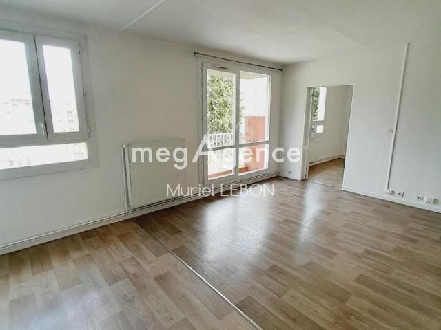 T4 d'environ 79 m² 3 Chambres Balcon