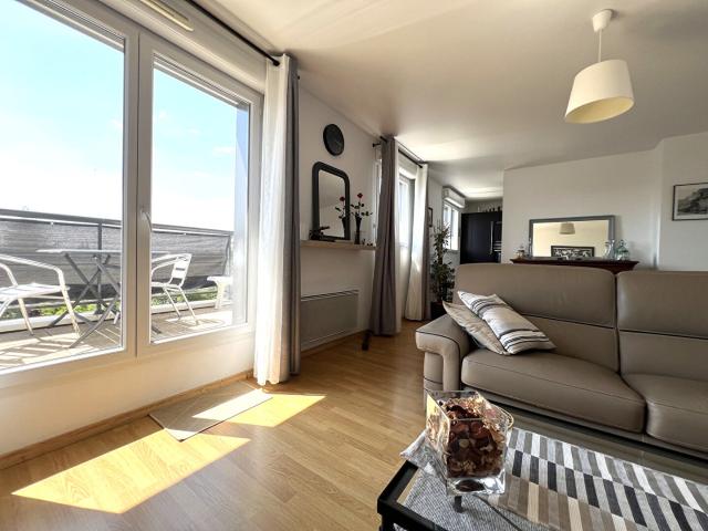 T4 DERNIER ETAGE BOX et PARKING BALCONS
