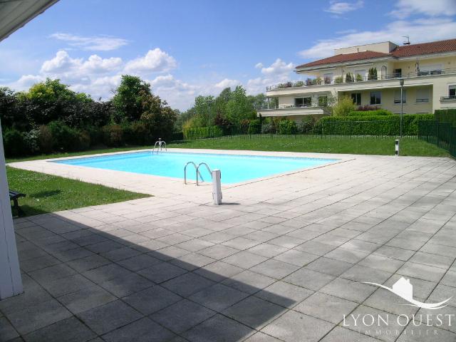 T4 DOMAINE DE CHARBONNIERES