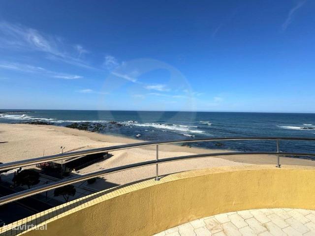 T4 Duplex c/ Terrao em 1 Linha de Mar na Pvoa de Varzim
