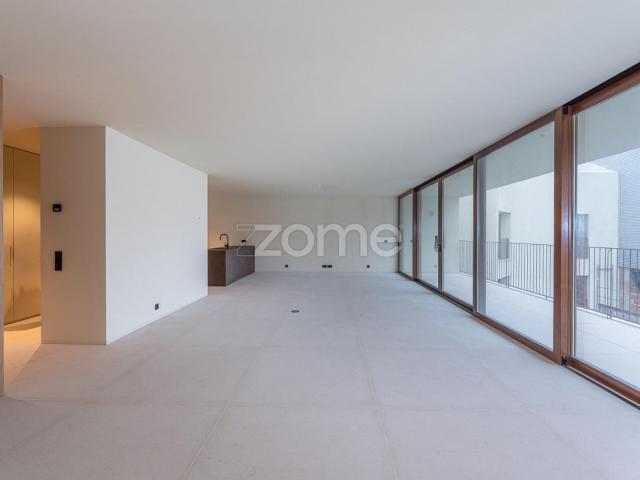 T4 Duplex com Piscina privativa Matosinhos Sul