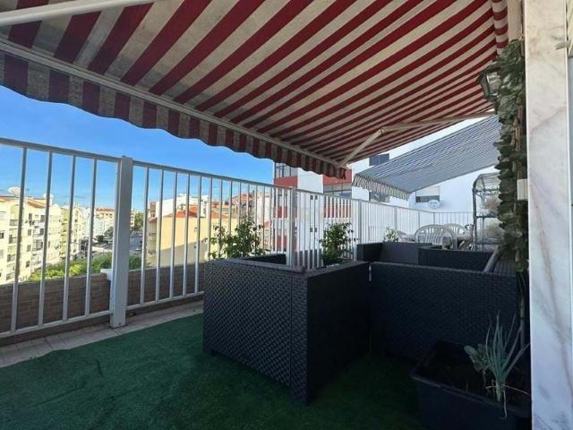 T4 Duplex com Terraço em Amora