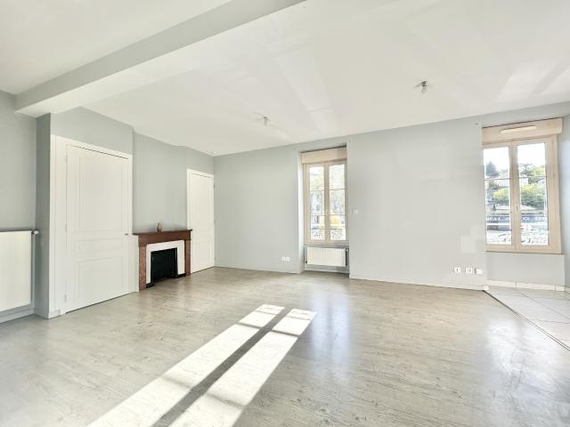 T4 DUPLEX CENTRE RIVE DE GIER