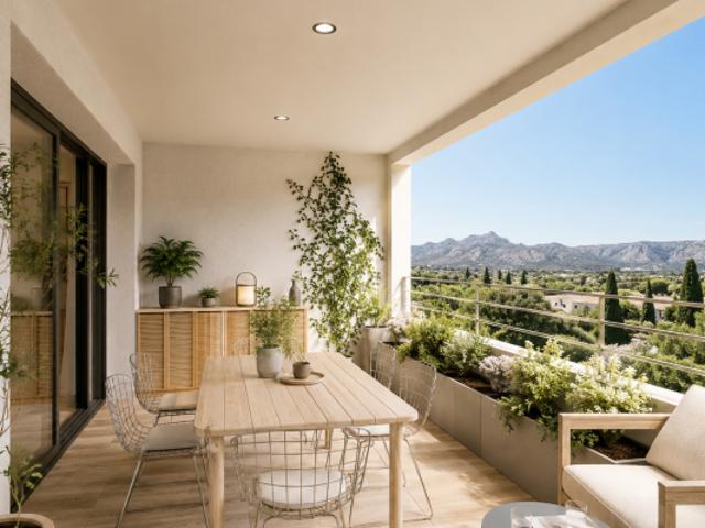 T4 duplex de 100 m² avec terrasse et vue dégagée sur les Alpilles