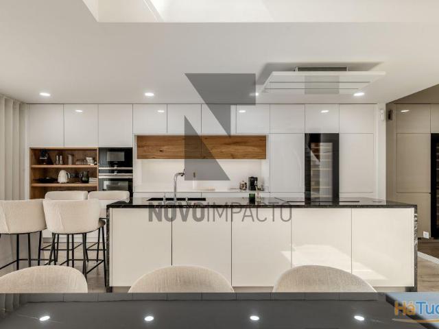 T4 Duplex de Luxo Mobilado, com 2 Terraços e Box para 2 Carros | Montijo | 26084090612
