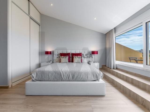 T4 Duplex de Sonho em Oeiras/Totalmente Remodelado/ Vista Mar