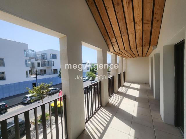 T4 Duplex Lumineux avec Terrasse et Parking à Floirac 33270