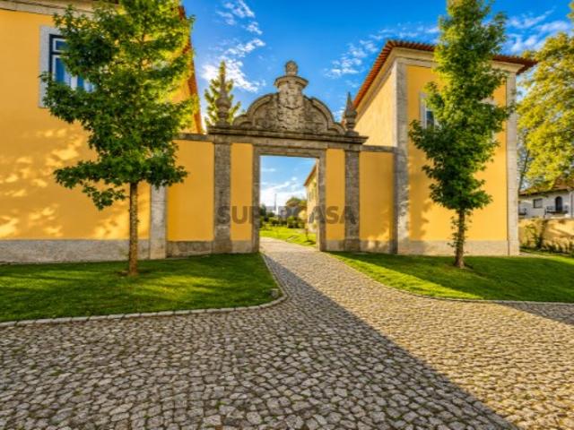 T4 Duplex no Condomínio ’Quinta da Casa Amarela’ na cidade do Porto