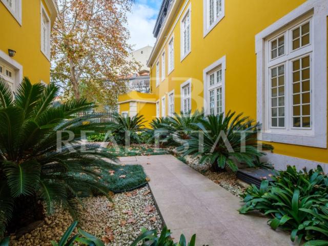 T4 duplex no CAMPO MÁRTIRES DA PÁTRIA Centro de Lisboa