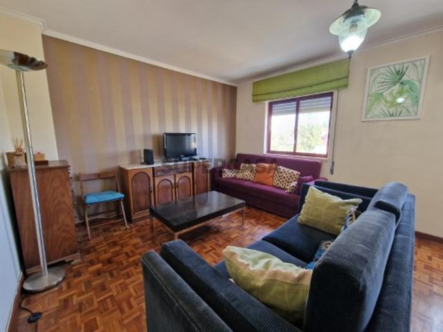 T4 EM MARVILA EXCELENTE LOCALIZAÇÃO JUNTO AO ISEL. IDEAL PARA HABITAÇÃO PRÓPRIA OU INVESTIMENTO