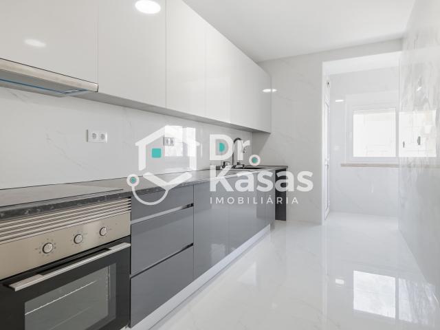 T4 Familiar Remodelado com Elevador | Arrentela