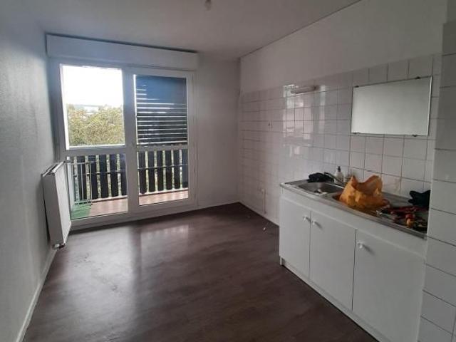 T4 GRENOBLE Rue Christophe Turc Village Olympique