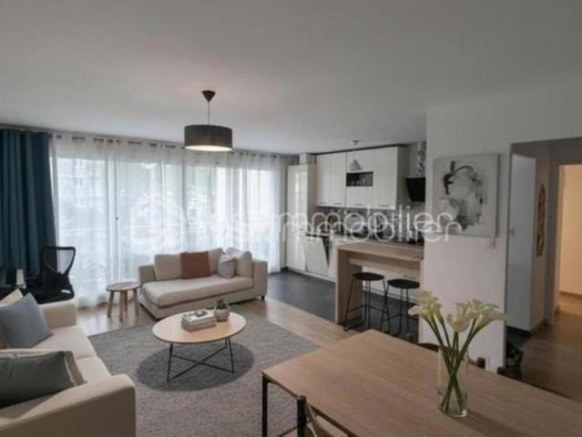 T4 lumineux 84 m² – 3 chambres – Balcon – Métro La Poterie – Parking