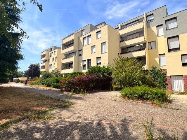 T4 lumineux avec balcon et parking ? Résidence sécurisée