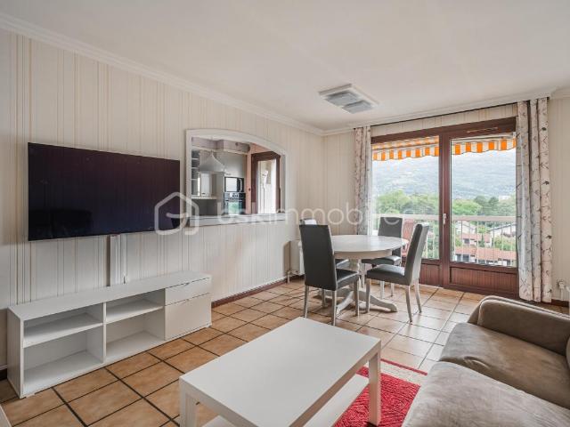 T4 lumineux de 89 m² avec balcon, parking privé, cave et garage – Grenoble