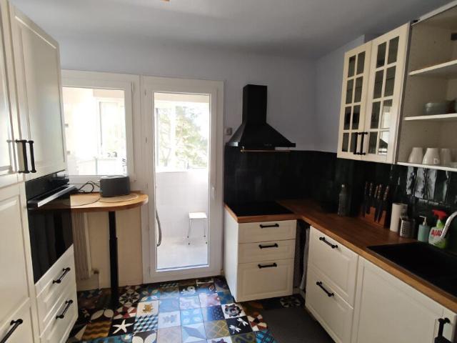 T4 MEUBLÉ Chemin de Brunet au calme 3 chambres avec terrasse et garage