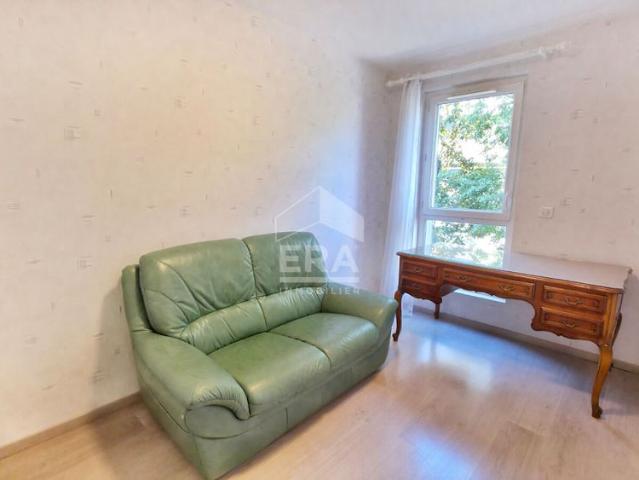 T4 meublé à louer avec balcon et cave proche du lac garage en sus