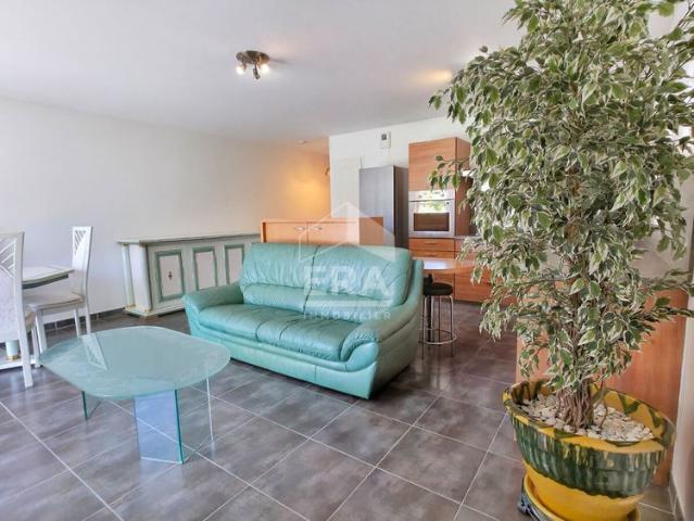 T4 meublé à louer avec balcon et cave proche du lac garage en sus