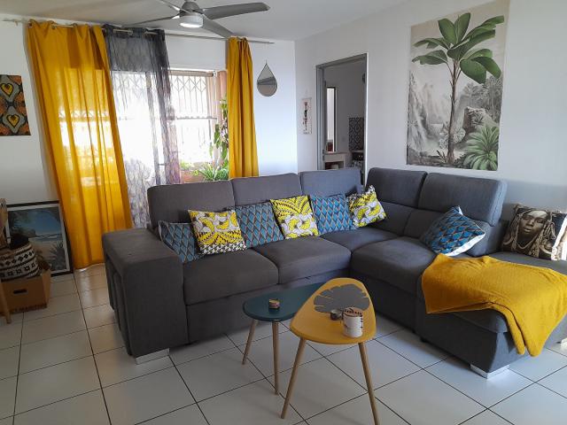T4 meublé avec vue océan à Terre Sainte. IDEAL COLOCATION