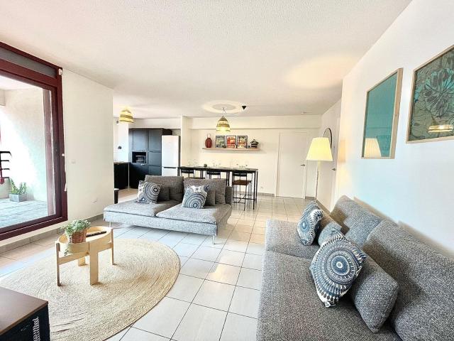 T4 MEUBLE STANDING 76M2 THEATRE DE L'ARCHIPEL