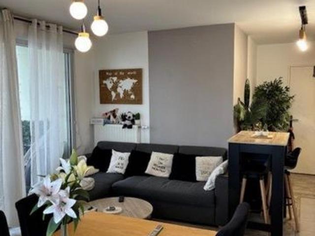 T4 moderne avec balcon et double parking
