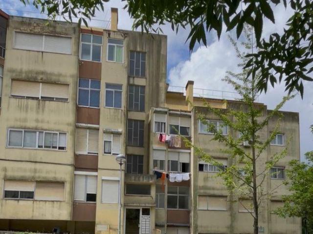 T4 na Reboleira com Forte Potencial de Valorização Excelente Oportunidade | 26054087486