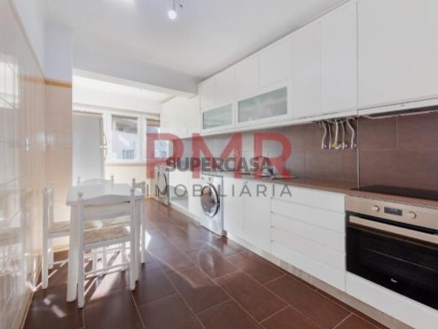 Apartamento T4 no Alto dos Moinhos