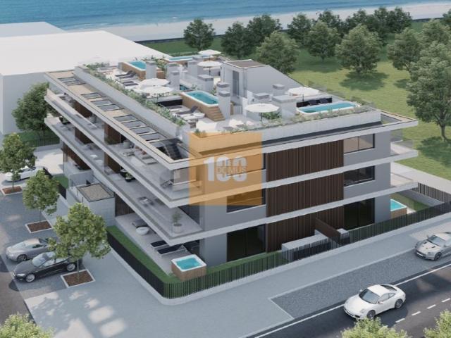 T4 novo com terraço e piscina Scala Mare