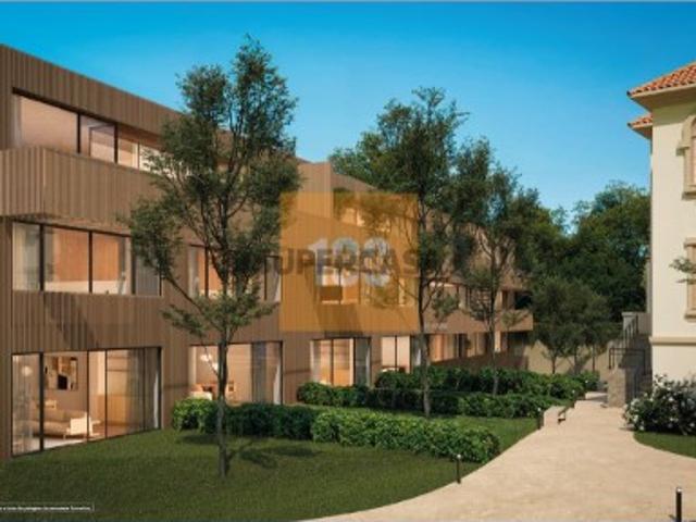 T4 novo com jardim e garagem Boavista Garden