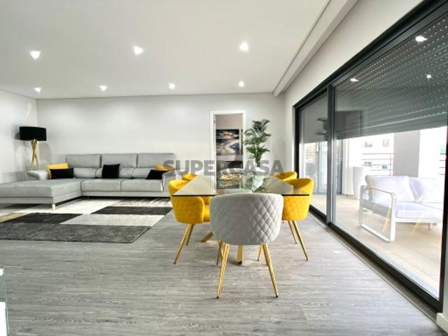 T4 Olhão / Algarve Condomínio com Piscina Apartamentos Novos