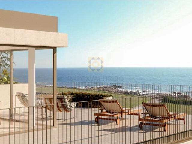 T4 Penthouse exclusiva com vista incrível para o Mar e Rio Douro em Canidelo