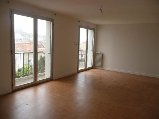 T4 Poitiers – Hulin Grimaux – 106.71 m2