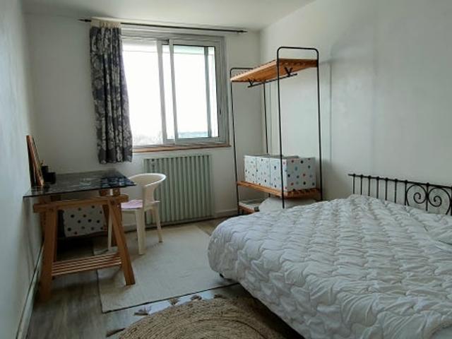 T4 proche campus