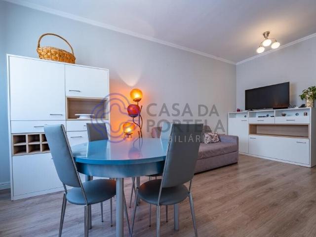T4 Renovado com Elevado Potencial de Rentabilidade | Metro C. 68m² Paranhos