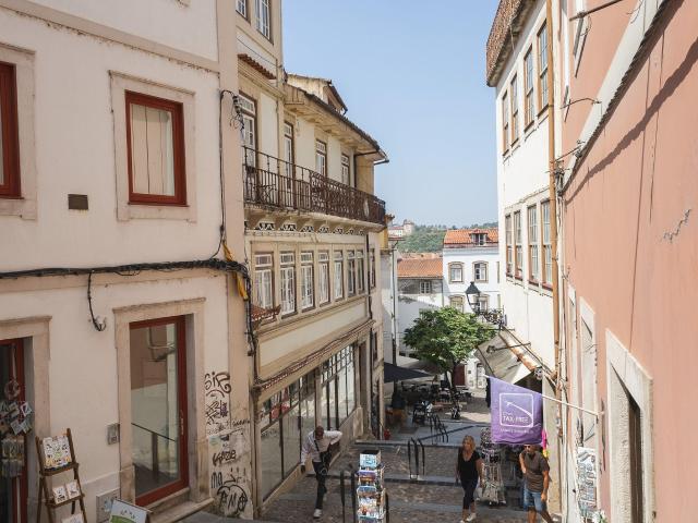 T4 Renovado no Coração da Quebra Costas – Coimbra
