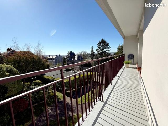 T4 rénové 75m² avec balcon et parking