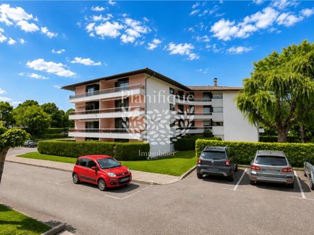 T4 rénové avec terrasse et vue montagnes à Annecy / Cran Gev