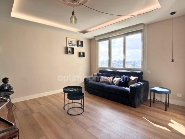 Appartement T4 rénové dernier étage avec ascenseur Fort potentiel de valorisation énergétique