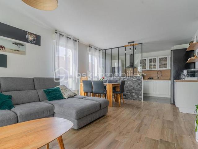 T4 récent avec terrasse exposée Sud – Belles Prestations