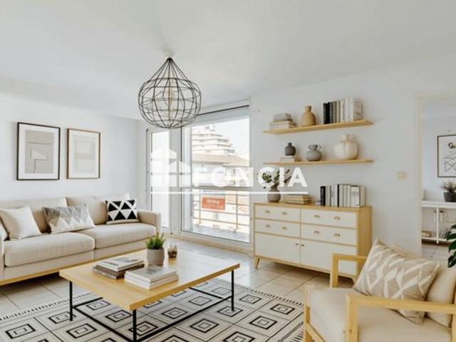 T4 rue des Saules avec Balcon et parking