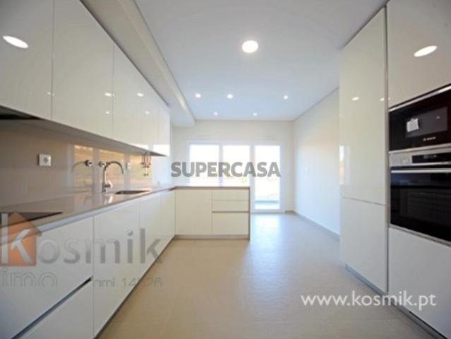 T4 SOLVILLAS Odivelas Lisboa: TERRAÇO com ótimas vistas: BOX