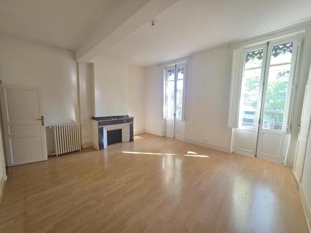 T5 131 m2 Saint Georges/ Boulevard Carnot