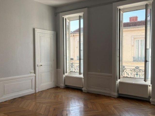 T5 à Lyon 6eme Arrondissement à louer Locagestion, expert en gestion locative