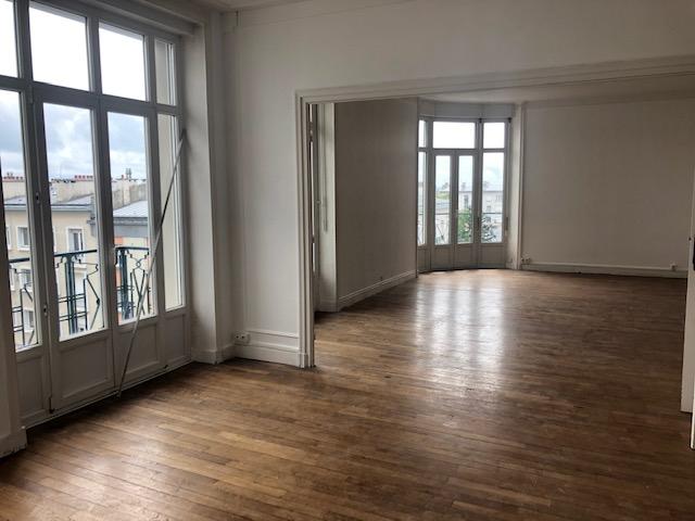 T5 ASCENSEUR RUE DU CHÂTEAU 138 m²