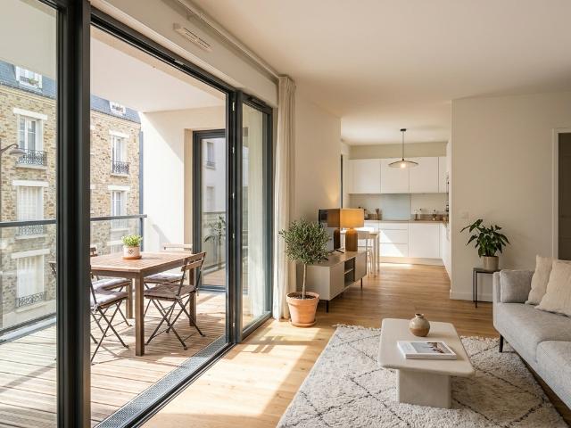 T5 avec BALCON, PARKING, PROCHE TRANSPORTS