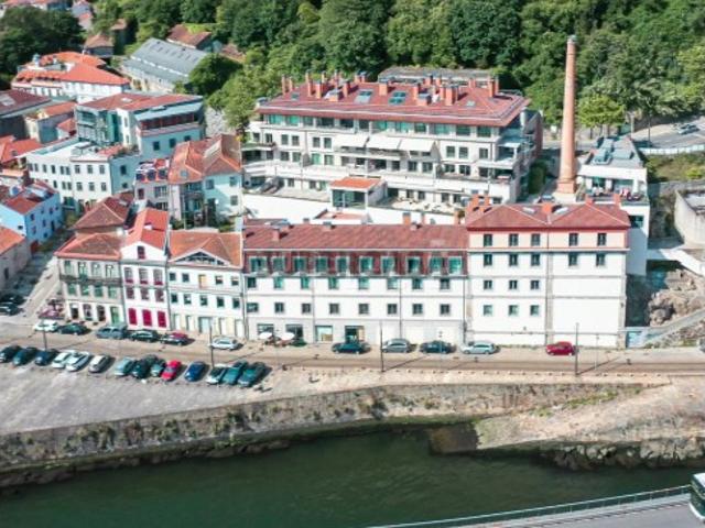 T5 com terraço e 4 lugares de garagem | Vista rio Douro | Monchique Porto