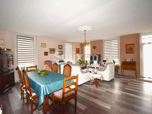 T5 De 174M² Avec Grand Jardin Et Garage 174m² Langensoultzbach