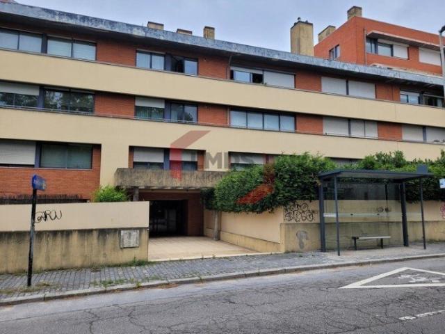 T5 Duplex com 282 m², Jardim e Garagem em Paranhos – Porto