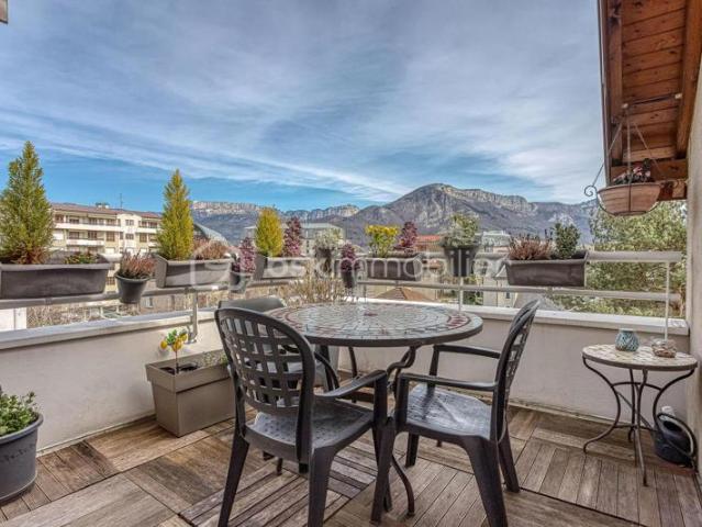 T5 Duplex d'exception – Dernier étage, climatisation, terrasses et vue montagnes au cœur d'Annecy